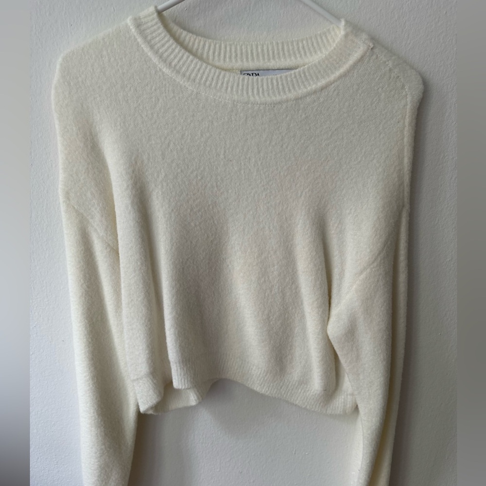 Zara Off-White Cropped Sweater